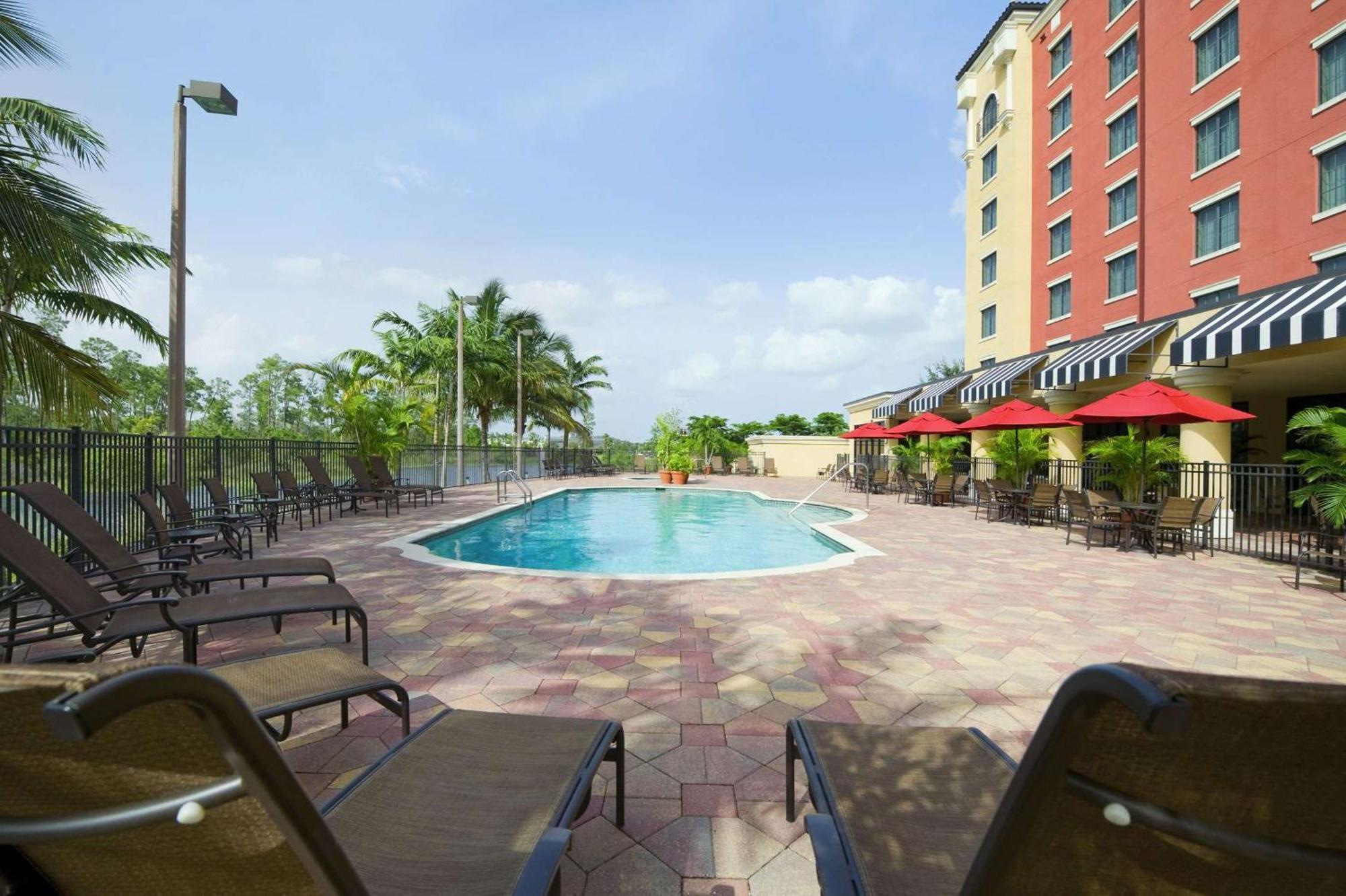 Embassy Suites Fort Myers - Estero Exterior foto