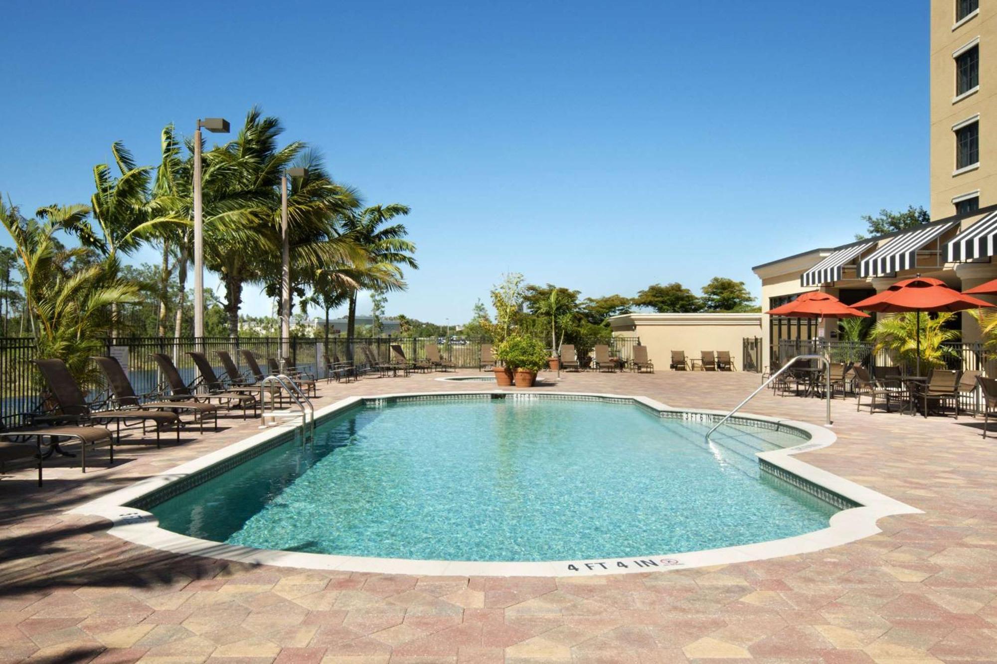 Embassy Suites Fort Myers - Estero Exterior foto