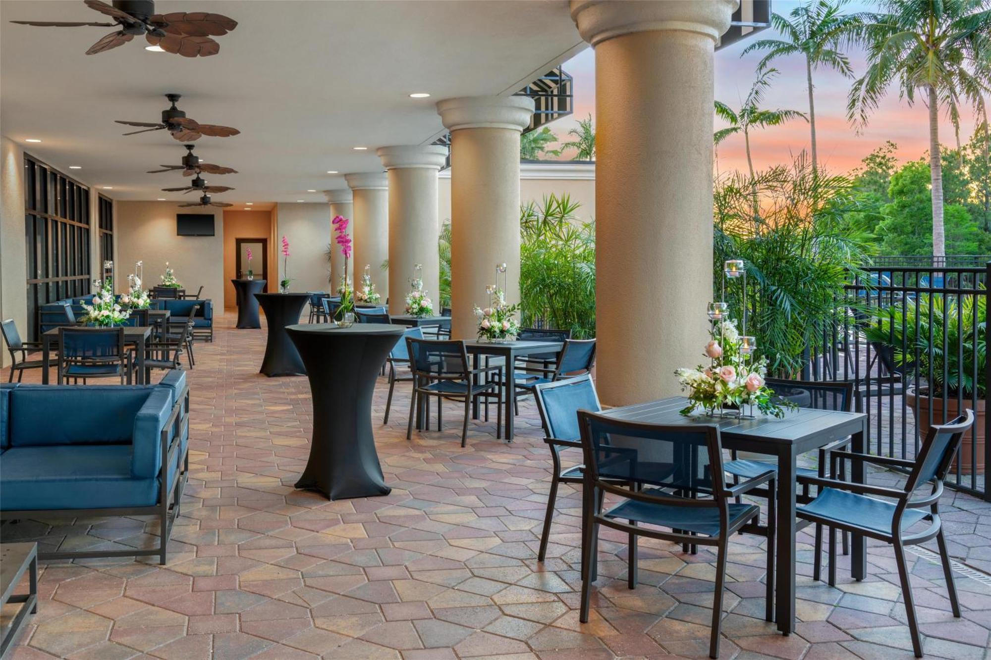 Embassy Suites Fort Myers - Estero Exterior foto
